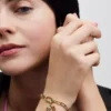 Endgültiger Verkauf – Herz-&-Strahlen-Medaillon-Charm, 14 Karat vergoldet Endgültiger Verkauf – Herz-&-Strahlen-Medaillon-Charm, 14 Karat vergoldet