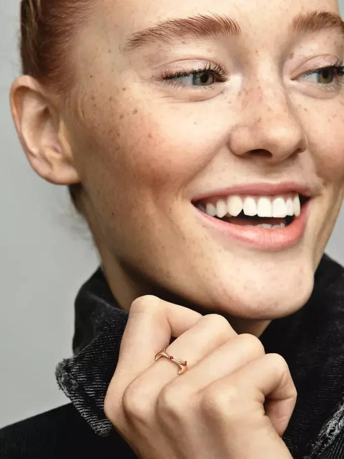 Endgültiger Verkauf – Marvel Scarlet Witch Ring, 14 Karat Roségold-Beschichtung Endgültiger Verkauf – Marvel Scarlet Witch Ring, 14 Karat Roségold-Beschichtung