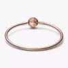 Endgültiger Verkauf – Pandora Moments Bangle mit funkelndem Schneeflockenverschluss, 14 Karat Roségold-Beschichtung Endgültiger Verkauf – Pandora Moments Bangle mit funkelndem Schneeflockenverschluss, 14 Karat Roségold-Beschichtung