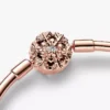 Endgültiger Verkauf – Pandora Moments Bangle mit funkelndem Schneeflockenverschluss, 14 Karat Roségold-Beschichtung Endgültiger Verkauf – Pandora Moments Bangle mit funkelndem Schneeflockenverschluss, 14 Karat Roségold-Beschichtung