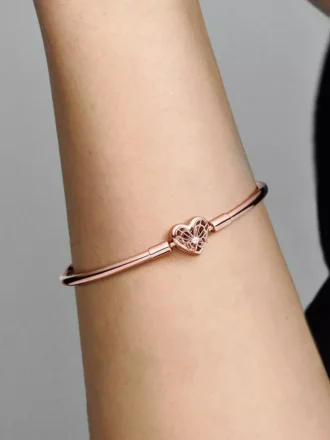 endgltiger verkauf pandora moments bangle mit herz schmetterling 14 karat rosgold beschichtung 1 330x440 - Endg&uuml;ltiger Verkauf &ndash; Pandora Moments Bangle mit Herz & Schmetterling, 14 Karat Ros&eacute;gold-Beschichtung