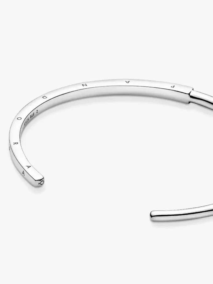 Endgültiger Verkauf – Pandora Signature I-D Open Bangle aus Sterlingsilber