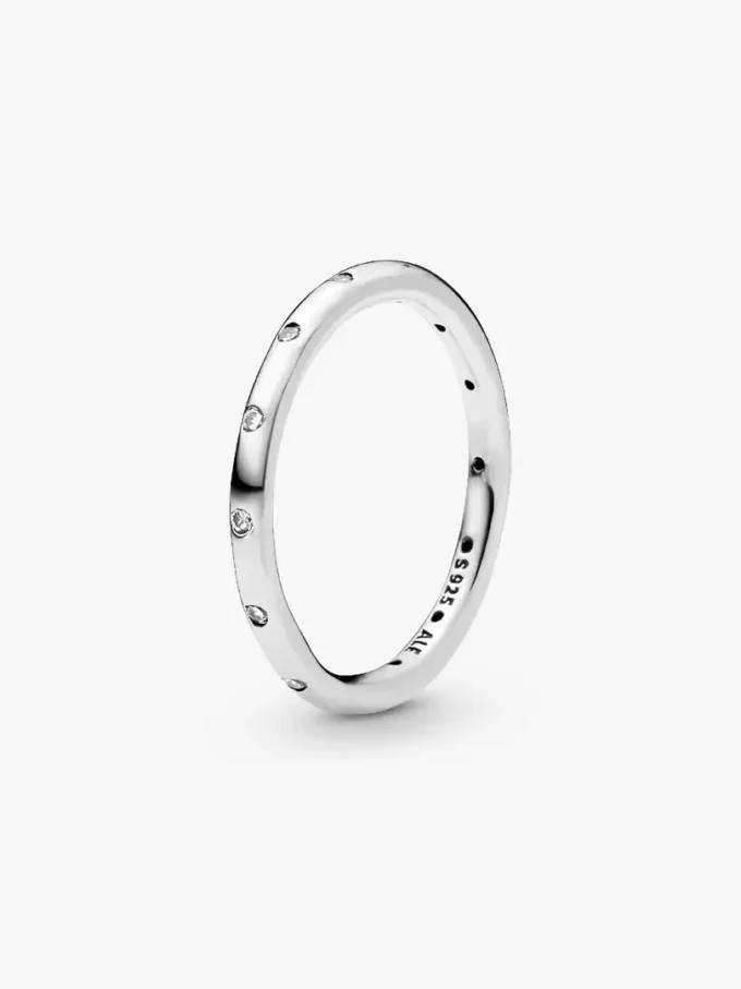 Endgültiger Verkauf – schlichter, funkelnder Bandring aus Sterlingsilber Endgültiger Verkauf – schlichter, funkelnder Bandring aus Sterlingsilber