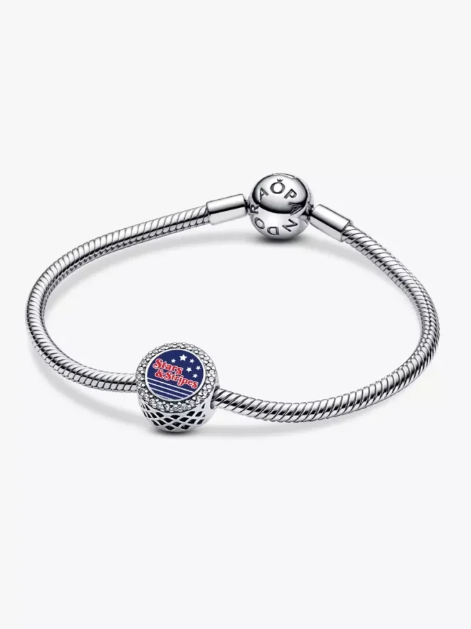Endgültiger Verkauf – „Stars & Stripes“-Charm aus Sterlingsilber Endgültiger Verkauf – „Stars & Stripes“-Charm aus Sterlingsilber