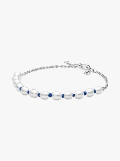 ENDVERKAUF – Armband mit behandelten Süßwasser-Zuchtperlen und blauer Kordel – Sterlingsilber ENDVERKAUF – Armband mit behandelten Süßwasser-Zuchtperlen und blauer Kordel – Sterlingsilber