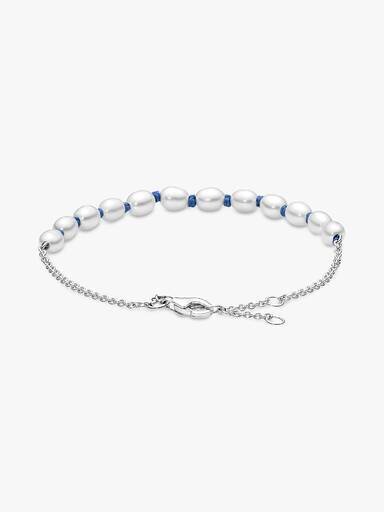 ENDVERKAUF – Armband mit behandelten Süßwasser-Zuchtperlen und blauer Kordel – Sterlingsilber ENDVERKAUF – Armband mit behandelten Süßwasser-Zuchtperlen und blauer Kordel – Sterlingsilber
