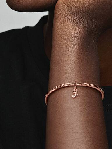 ENDVERKAUF – Buchstabe G Script Alphabet-Dangle Charm – 14 Karat Roségold-Beschichtung ENDVERKAUF – Buchstabe G Script Alphabet-Dangle Charm – 14 Karat Roségold-Beschichtung