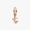 ENDVERKAUF – Buchstabe T Script Alphabet-Dangle Charm – 14 Karat Roségold-Beschichtung ENDVERKAUF – Buchstabe T Script Alphabet-Dangle Charm – 14 Karat Roségold-Beschichtung