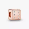 Endverkauf – funkelnder Würfel-Charm, 14 Karat Roségold-Beschichtung Endverkauf – funkelnder Würfel-Charm, 14 Karat Roségold-Beschichtung