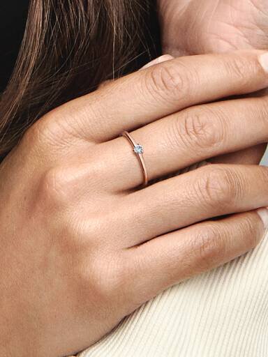 ENDVERKAUF – Hellblauer Solitärring – 14 Karat Roségold-Beschichtung ENDVERKAUF – Hellblauer Solitärring – 14 Karat Roségold-Beschichtung