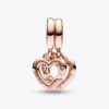 ENDVERKAUF – Linked Sister Hearts Split Dangle Charm – 14 Karat Roségold-Beschichtung ENDVERKAUF – Linked Sister Hearts Split Dangle Charm – 14 Karat Roségold-Beschichtung