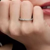 Endverkauf – Ring aus Sterlingsilber mit Struktur und Steinen