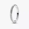 Endverkauf – Ring aus Sterlingsilber mit Struktur und Steinen