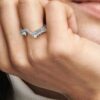 ENDVERKAUF – Sparkling Asymmetric Wave Ring – Sterlingsilber