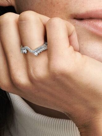 ENDVERKAUF – Sparkling Asymmetric Wave Ring – Sterlingsilber