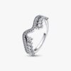 ENDVERKAUF – Sparkling Asymmetric Wave Ring – Sterlingsilber