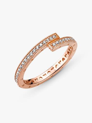 ENDVERKAUF – Sparkling Overlapping Ring – 14 Karat Roségold-Beschichtung ENDVERKAUF – Sparkling Overlapping Ring – 14 Karat Roségold-Beschichtung