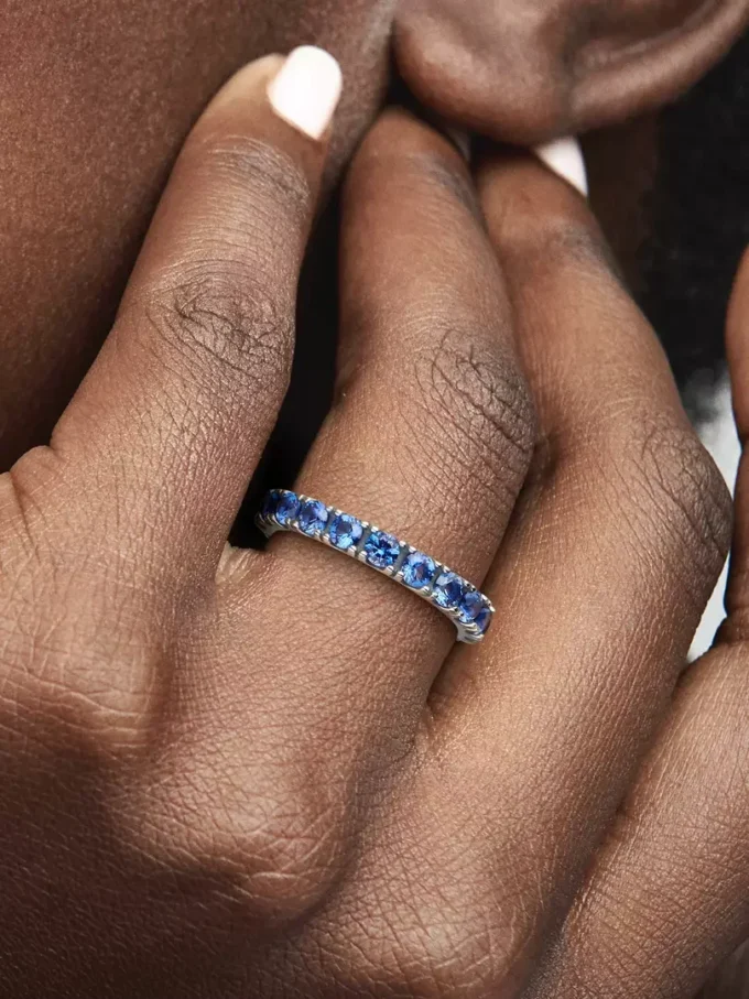 Eternity-Ring „Sparkling Row“ aus Sterlingsilber Eternity-Ring „Sparkling Row“ aus Sterlingsilber