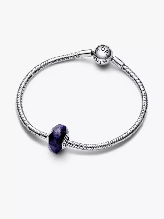 Facettierter blauer Murano Glass Charm aus Sterlingsilber Facettierter blauer Murano Glass Charm aus Sterlingsilber