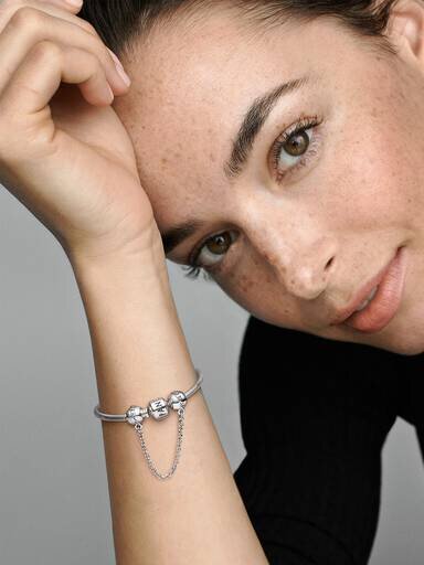 „Family Forever“-Safety Chain mit Charm – Sterlingsilber „Family Forever“-Safety Chain mit Charm – Sterlingsilber
