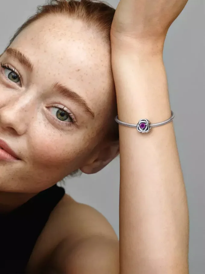 Februar-Charm „Purple Eternity Circle“ aus Sterlingsilber Februar-Charm „Purple Eternity Circle“ aus Sterlingsilber