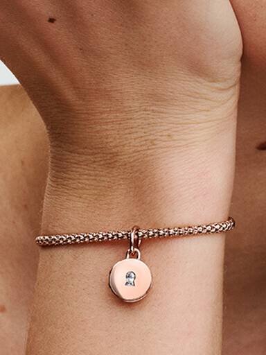 Öffnbarer & gravierbarer Locket-Dangle Charm – 14 Karat Roségold-Beschichtung Öffnbarer & gravierbarer Locket-Dangle Charm – 14 Karat Roségold-Beschichtung