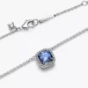 Funkelnde Halskette mit quadratischem blauem Halo-Anhänger aus Sterlingsilber Funkelnde Halskette mit quadratischem blauem Halo-Anhänger aus Sterlingsilber