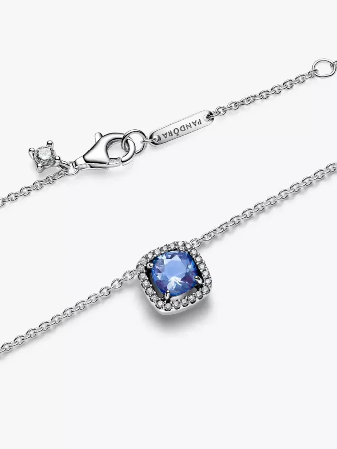 Funkelnde Halskette mit quadratischem blauem Halo-Anhänger aus Sterlingsilber Funkelnde Halskette mit quadratischem blauem Halo-Anhänger aus Sterlingsilber