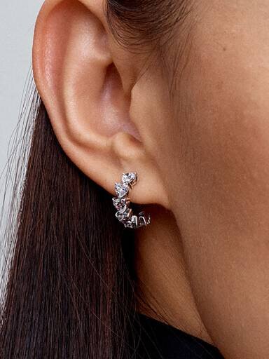 Funkelnde offene Ohrringe mit Herzen – Sterlingsilber Funkelnde offene Ohrringe mit Herzen – Sterlingsilber