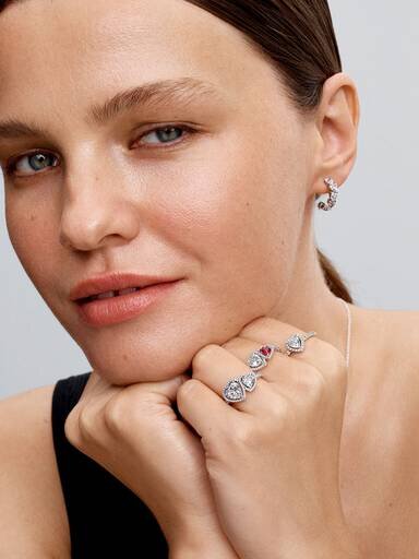 Funkelnde offene Ohrringe mit Herzen – Sterlingsilber Funkelnde offene Ohrringe mit Herzen – Sterlingsilber