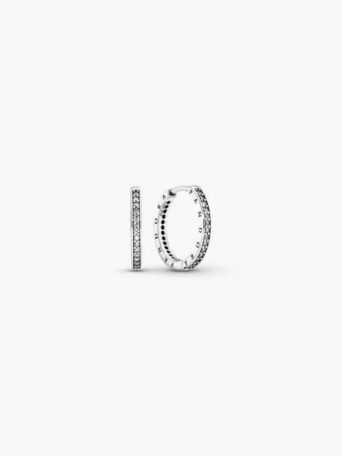 Funkelnde Ohrringe mit Pandora-Logo aus Sterlingsilber Funkelnde Ohrringe mit Pandora-Logo aus Sterlingsilber