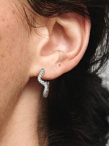 Funkelnde Wave-Ohrringe – Sterlingsilber Funkelnde Wave-Ohrringe – Sterlingsilber
