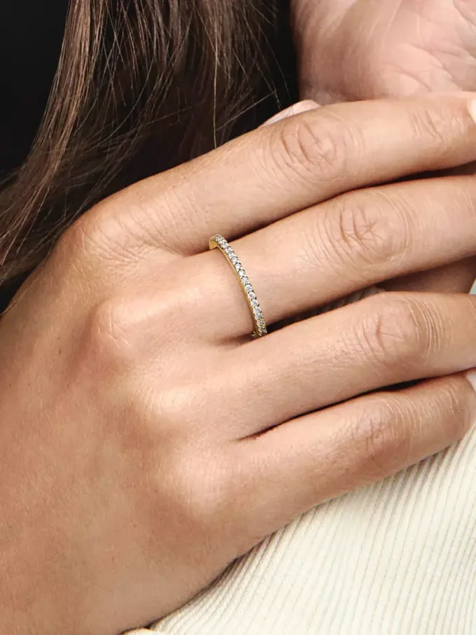 Funkelnder Bandring, 14 Karat vergoldet Funkelnder Bandring, 14 Karat vergoldet