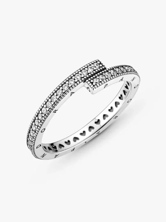 Funkelnder, überlappender Ring aus Sterlingsilber Funkelnder, überlappender Ring aus Sterlingsilber
