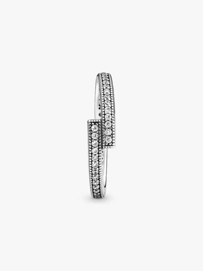 Funkelnder, überlappender Ring aus Sterlingsilber Funkelnder, überlappender Ring aus Sterlingsilber