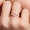 Funkelnder blauer Ring mit erhabenem Herz – 14 Karat Roségold-Beschichtung Funkelnder blauer Ring mit erhabenem Herz – 14 Karat Roségold-Beschichtung