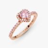 Funkelnder blauer Ring mit erhabenem Herz – 14 Karat Roségold-Beschichtung Funkelnder blauer Ring mit erhabenem Herz – 14 Karat Roségold-Beschichtung