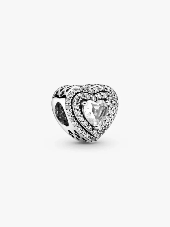 Funkelnder Charm mit abgestuften Herzen aus Sterlingsilber Funkelnder Charm mit abgestuften Herzen aus Sterlingsilber