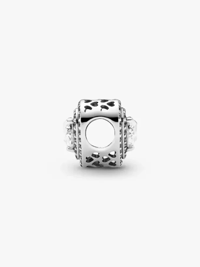 Funkelnder Charm mit abgestuften Herzen aus Sterlingsilber Funkelnder Charm mit abgestuften Herzen aus Sterlingsilber