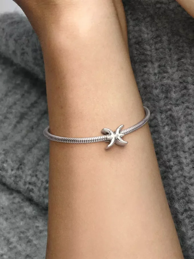 Funkelnder Fisch-Sternzeichen-Charm aus Sterlingsilber Funkelnder Fisch-Sternzeichen-Charm aus Sterlingsilber