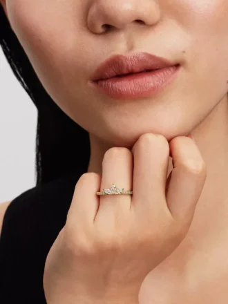 Funkelnder Herbarium-Cluster-Ring, 14 Karat vergoldet