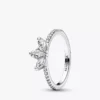 Funkelnder Herbarium-Cluster-Ring aus Sterlingsilber Funkelnder Herbarium-Cluster-Ring aus Sterlingsilber