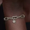 Funkelnder Mini-Dangle Charm in Muschelform aus Sterlingsilber Funkelnder Mini-Dangle Charm in Muschelform aus Sterlingsilber