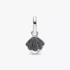 Funkelnder Mini-Dangle Charm in Muschelform aus Sterlingsilber Funkelnder Mini-Dangle Charm in Muschelform aus Sterlingsilber