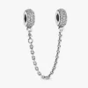 Funkelnder Pavé-Safety Chain-Charm aus Sterlingsilber