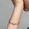 Funkelnder Pfotenabdruck-Charm – 14 Karat Roségold-Beschichtung Funkelnder Pfotenabdruck-Charm – 14 Karat Roségold-Beschichtung