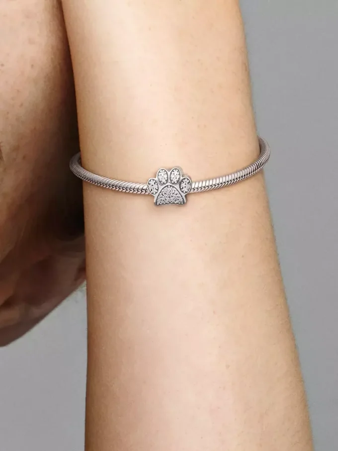 Funkelnder Pfotenabdruck-Charm aus Sterlingsilber