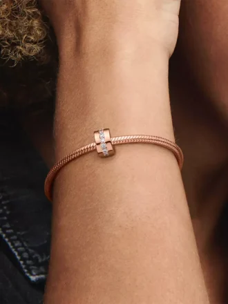 Funkelnder Reihen-Spacer Charm, 14 Karat Roségold-Beschichtung