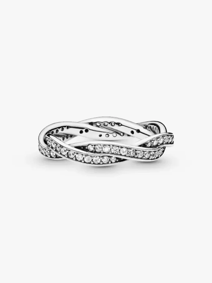 Funkelnder Ring aus Sterlingsilber mit gedrehten Linien Funkelnder Ring aus Sterlingsilber mit gedrehten Linien