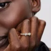 Funkelnder Ring mit doppelreihiger Schleife, 14-karätig vergoldet